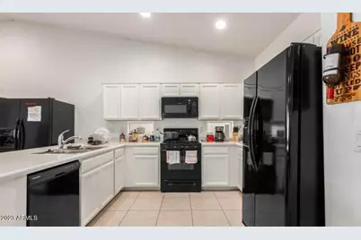 12356 W Orangewood Avenue, Glendale, AZ 85307 - Photo 6