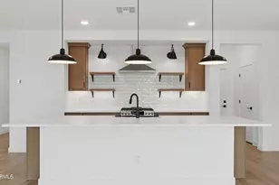 8166 N 80th Ln, Peoria, AZ 85345 - Photo 4