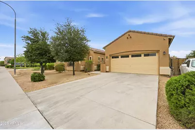 12171 W Locust Lane, Avondale, AZ 85323 - Photo 2