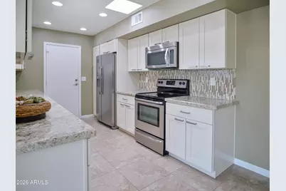 11025 N Madison Drive, Sun City, AZ 85351 - Photo 8