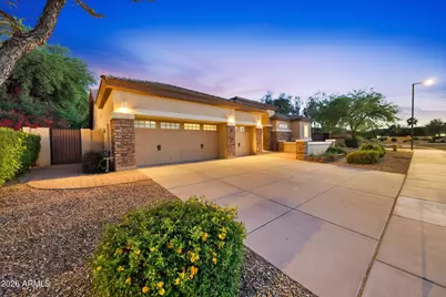 15491 W Meadowbrook Avenue, Goodyear, AZ 85395 - Photo 2