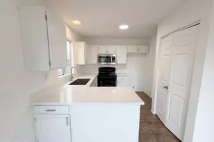 4058 W Chama Dr, Glendale, AZ 85310 - Photo 8
