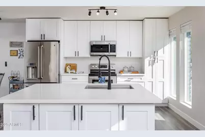 2936 W Michelle Drive, Phoenix, AZ 85053 - Photo 14