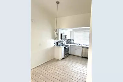 1548 W Sahuaro Drive #Apt 4, Phoenix, AZ 85029 - Photo 4