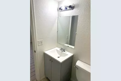 1548 W Sahuaro Drive #Apt 4, Phoenix, AZ 85029 - Photo 10