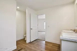 25424 W Mark Ln, Wittmann, AZ 85361 - Photo 16