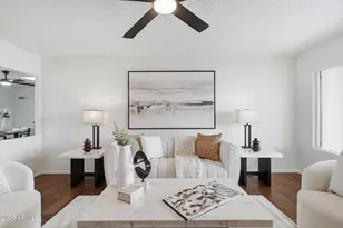 10733 W Hutton Dr, Sun City, AZ 85351 - Photo 16