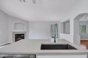 2238 E Heston Dr, Phoenix, AZ 85024 - Photo 16