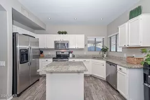 6946 W Via Del Sol Dr, Glendale, AZ 85310 - Photo 4