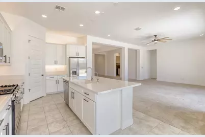 8723 W Vista Avenue, Glendale, AZ 85305 - Photo 6