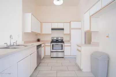 8563 W Mission Lane, Peoria, AZ 85345 - Photo 8