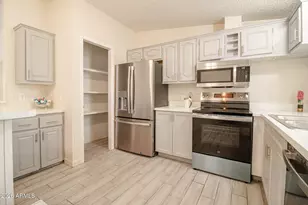 8601 N 71st Ave, Glendale, AZ 85301 - Photo 10