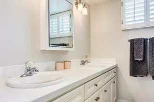 2218 E Cactus Wren Dr, Phoenix, AZ 85020 - Photo 8