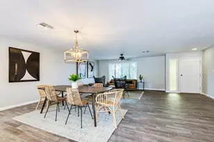 2218 E Cactus Wren Dr, Phoenix, AZ 85020 - Photo 2