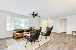 2218 E Cactus Wren Dr, Phoenix, AZ 85020 - Photo 38