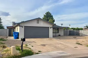 922 W Angela Dr, Phoenix, AZ 85023 - Photo 2