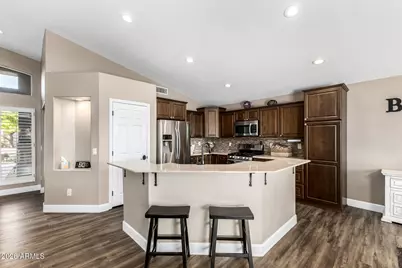 8401 W Cherry Hills Drive, Peoria, AZ 85345 - Photo 8