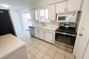 639 N 57th Pl, Mesa, AZ 85205 - Photo 2