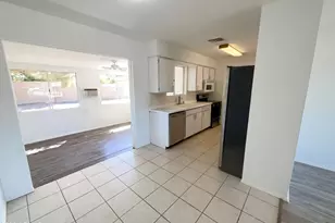 639 N 57th Pl, Mesa, AZ 85205 - Photo 10