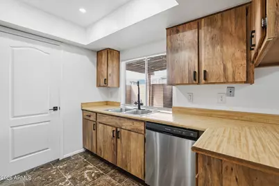 6943 W Monterosa Circle #1390, Phoenix, AZ 85033 - Photo 12