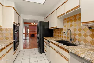 118 W Tam Oshanter Dr, Phoenix, AZ 85023 - Photo 12