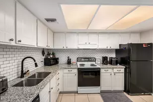 4201 E Camelback Rd, Phoenix, AZ 85018 - Photo 10