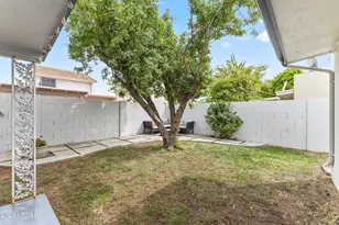 7714 E Chaparral Rd, Scottsdale, AZ 85250 - Photo 34