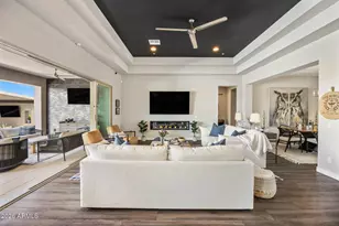 3244 E Daley Ln, Phoenix, AZ 85050 - Photo 8