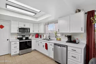 10199 W Fernando Dr, Arizona City, AZ 85123 - Photo 12