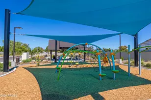 7576 W Evans Dr, Peoria, AZ 85381 - Photo 8