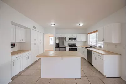 11121 W Sunflower Place, Avondale, AZ 85392 - Photo 12