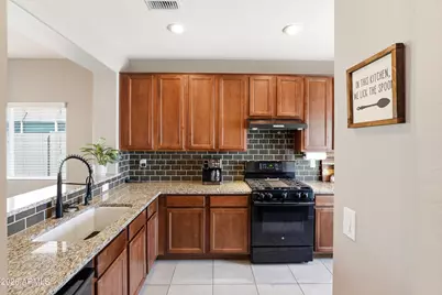 908 W Banyan Avenue, Queen Creek, AZ 85140 - Photo 8