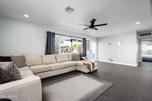 8059 E Cambridge Ave, Scottsdale, AZ 85257 - Photo 12