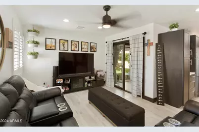 8822 W Deer Valley Road, Peoria, AZ 85382 - Photo 8