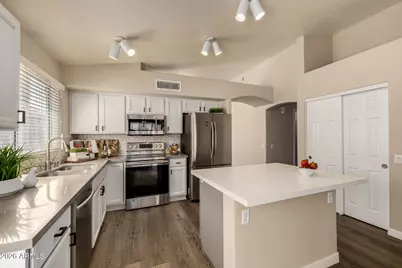 4414 E Desert Wind Drive, Phoenix, AZ 85044 - Photo 10