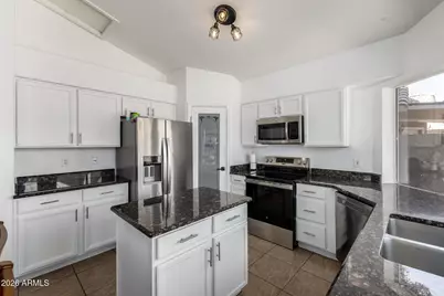 421 S Robins Way, Chandler, AZ 85225 - Photo 12