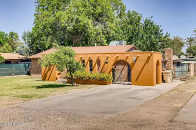 6730 W Flynn Lane, Glendale, AZ 85303 - Photo 2