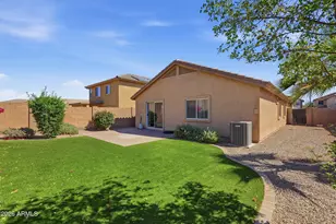 22174 W Desert Bloom St, Buckeye, AZ 85326 - Photo 32