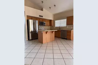 979 E Brentrup Drive, Tempe, AZ 85283 - Photo 4