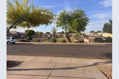 979 E Brentrup Drive, Tempe, AZ 85283 - Photo 12