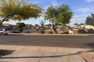 979 E Brentrup Dr, Tempe, AZ 85283 - Photo 28