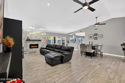 2249 E Mercer Lane, Phoenix, AZ 85028 - Photo 2