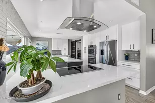 2249 E Mercer Ln, Phoenix, AZ 85028 - Photo 10