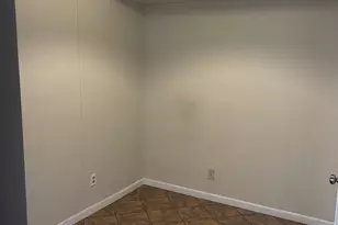 8883 N 48th Dr, Glendale, AZ 85302 - Photo 16