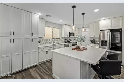 10617 W Daley Lane, Peoria, AZ 85383 - Photo 4