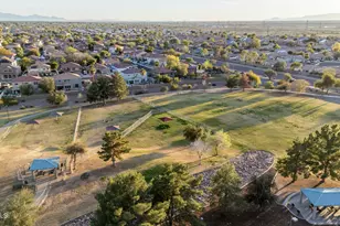 10617 W Daley Ln, Peoria, AZ 85383 - Photo 48