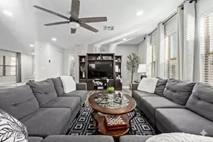 10617 W Daley Ln, Peoria, AZ 85383 - Photo 12