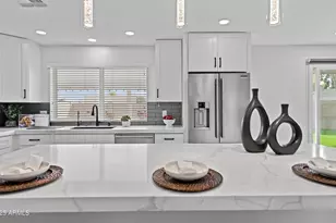 11615 N 30th St, Phoenix, AZ 85028 - Photo 2