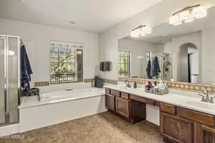 3980 E Robin Ln, Phoenix, AZ 85050 - Photo 10