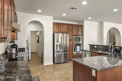 3980 E Robin Lane, Phoenix, AZ 85050 - Photo 4
